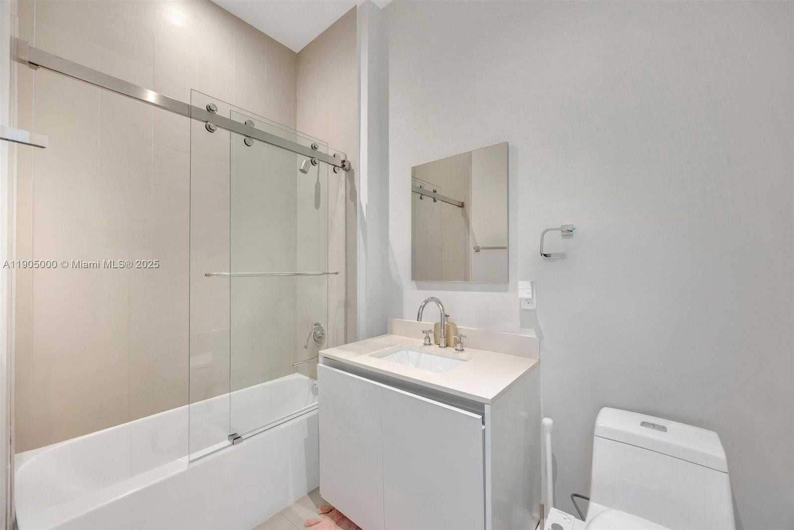 Small Image of 2821 SOUTH BAYSHORE DR #11B, Miami Number 17