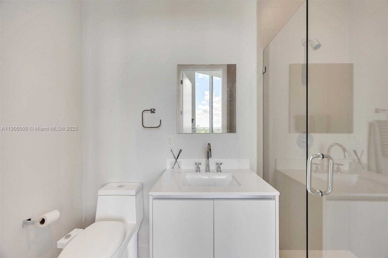 Small Image of 2821 SOUTH BAYSHORE DR #11B, Miami Number 18