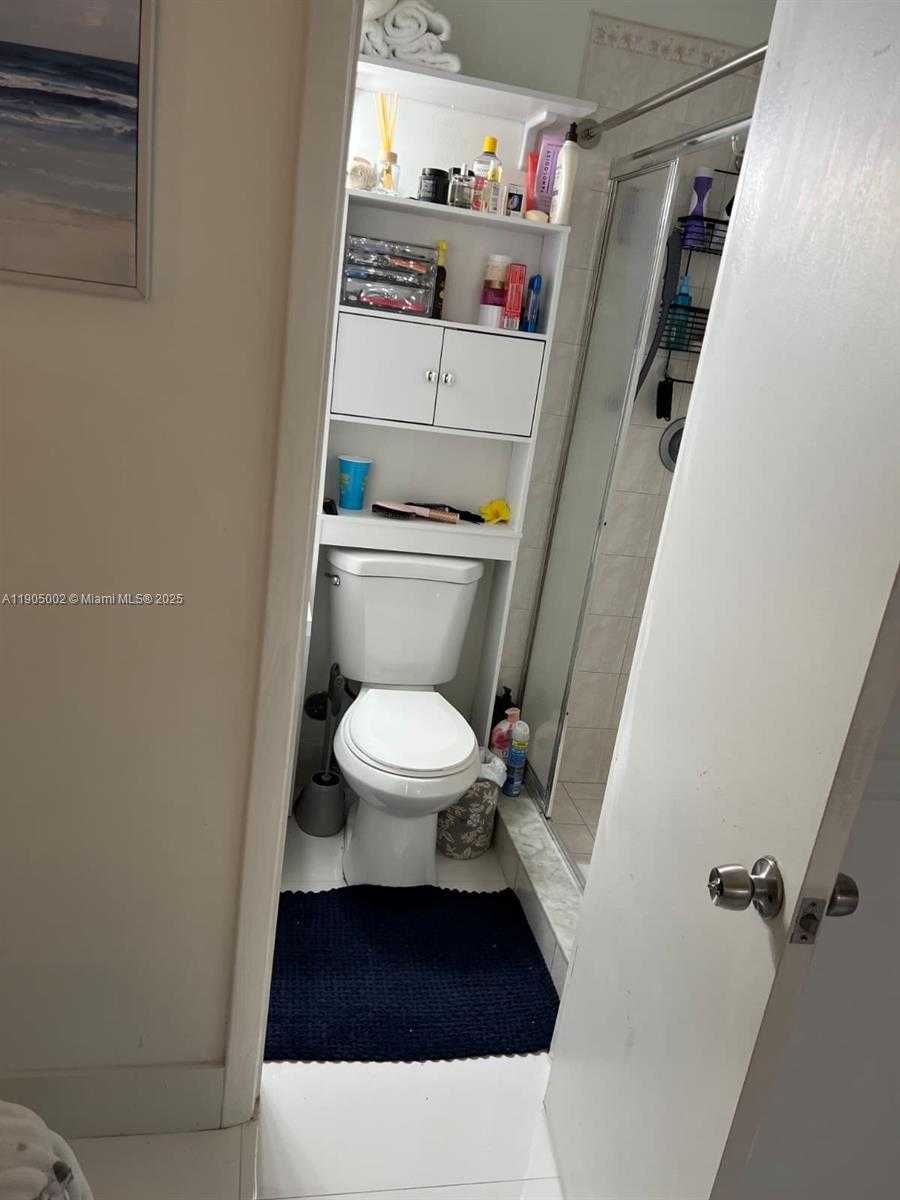 Small Image of 246 POINCIANA DR #504, Sunny Isles Beach Number 10