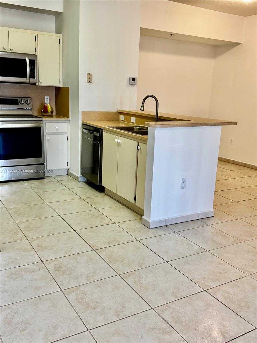 Small Image of 7330 NORTH WEST 114TH AVE #311-5, Doral Number 21