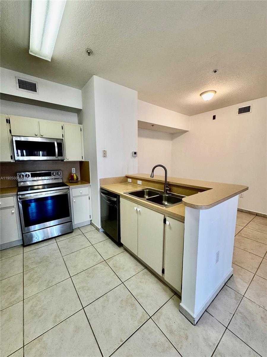 Small Image of 7330 NORTH WEST 114TH AVE #311-5, Doral Number 24