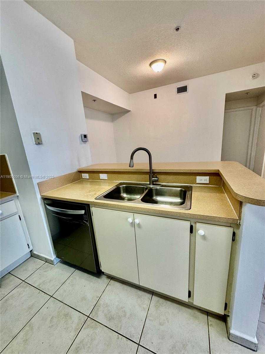 Small Image of 7330 NORTH WEST 114TH AVE #311-5, Doral Number 26