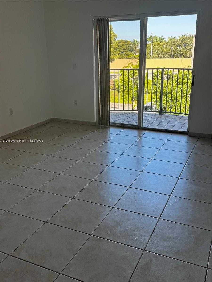 Small Image of 7330 NORTH WEST 114TH AVE #311-5, Doral Number 4