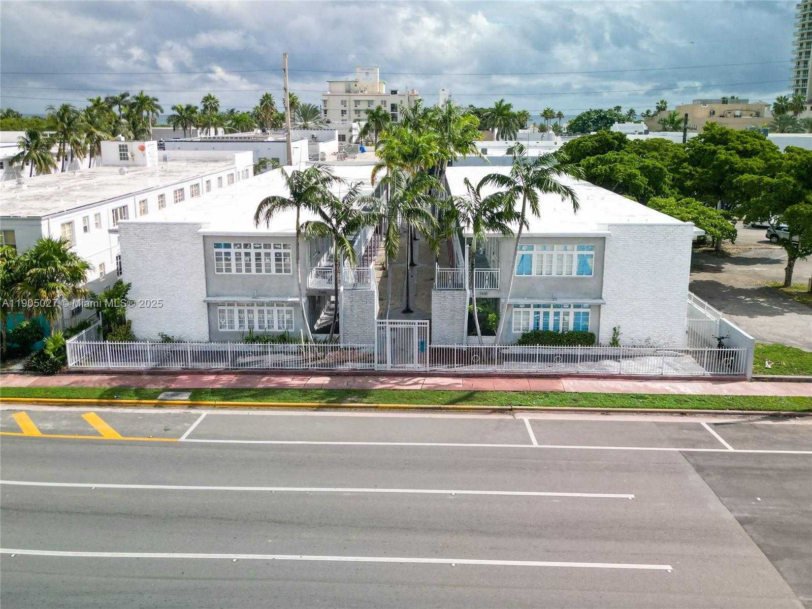Small Image of 7435 HARDING AVE #204A, Miami Beach Number 9
