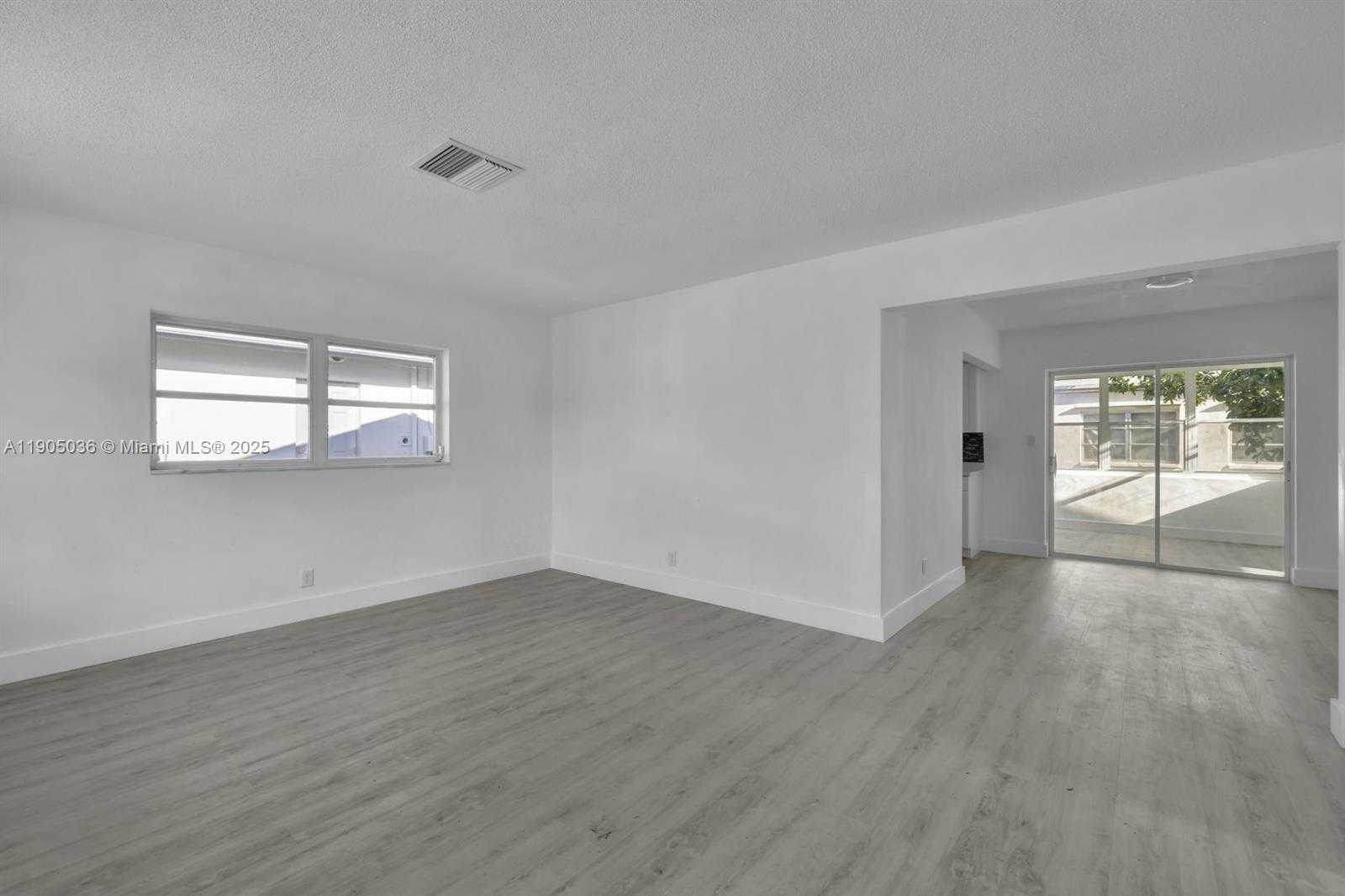 Small Image of 4964 NORTH WEST 48TH WAY, Tamarac Number 6