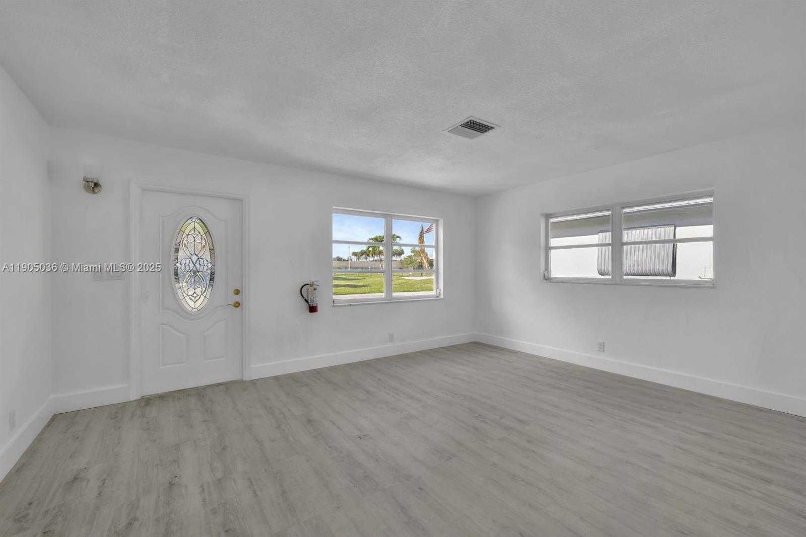 Small Image of 4964 NORTH WEST 48TH WAY, Tamarac Number 7