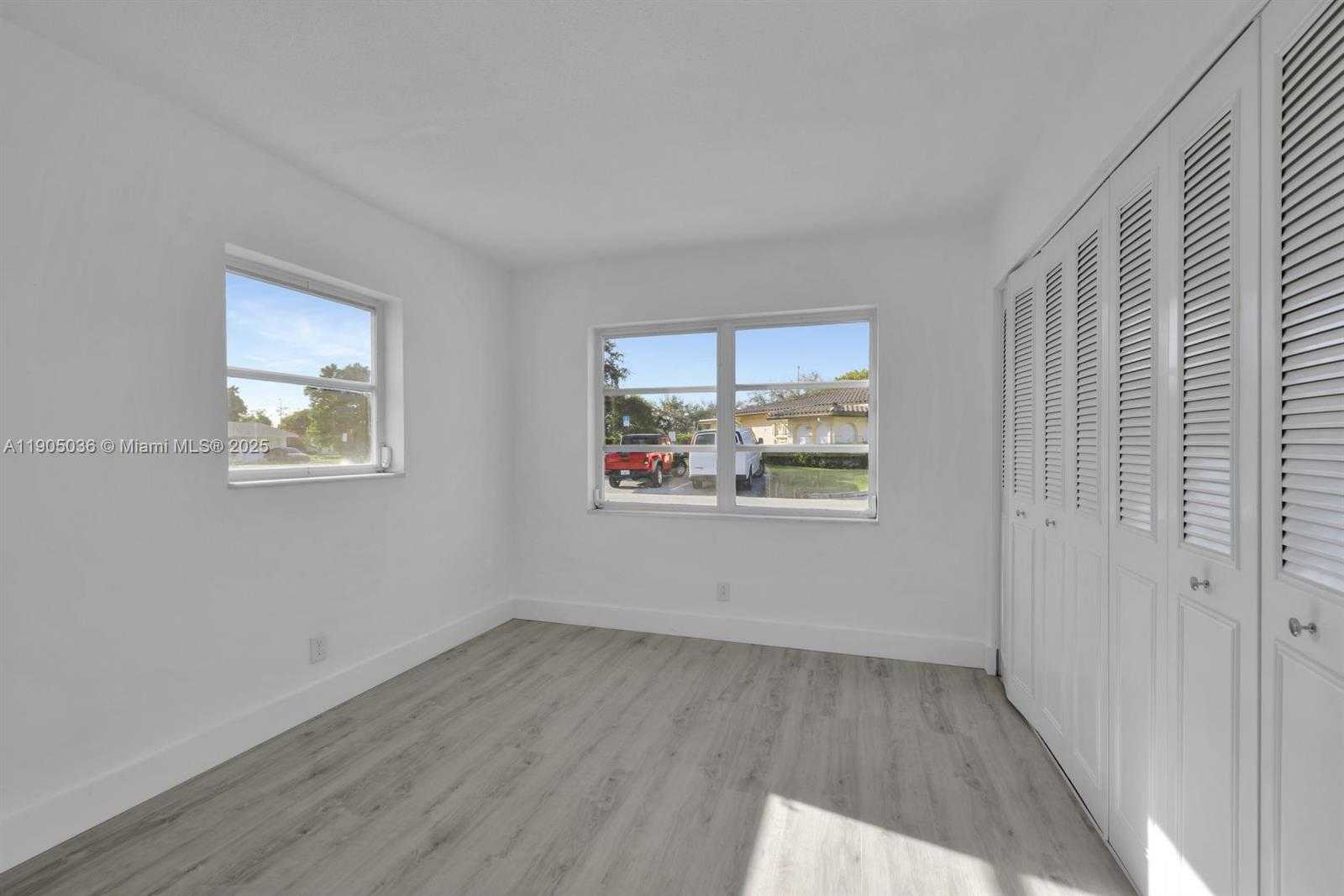 Small Image of 4964 NORTH WEST 48TH WAY, Tamarac Number 8