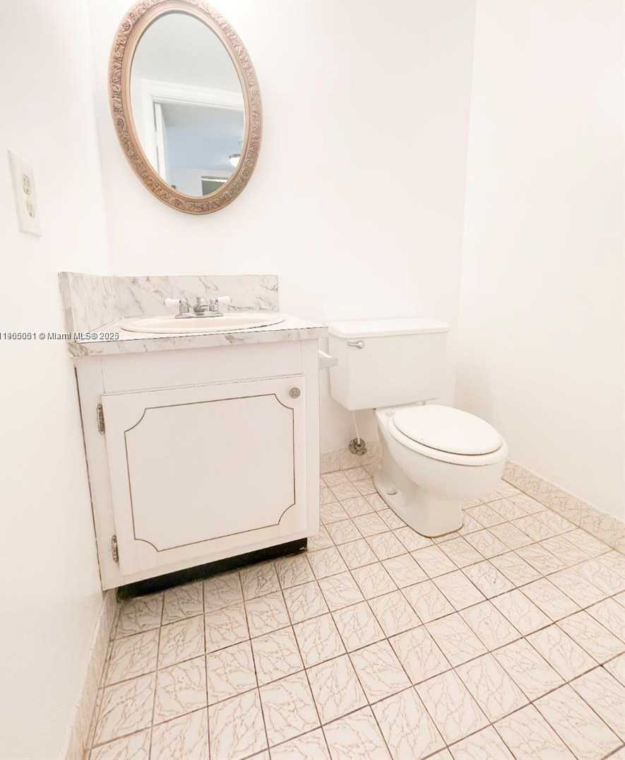 Small Image of 1817 SOUTH OCEAN DR #922, Hallandale Beach Number 10