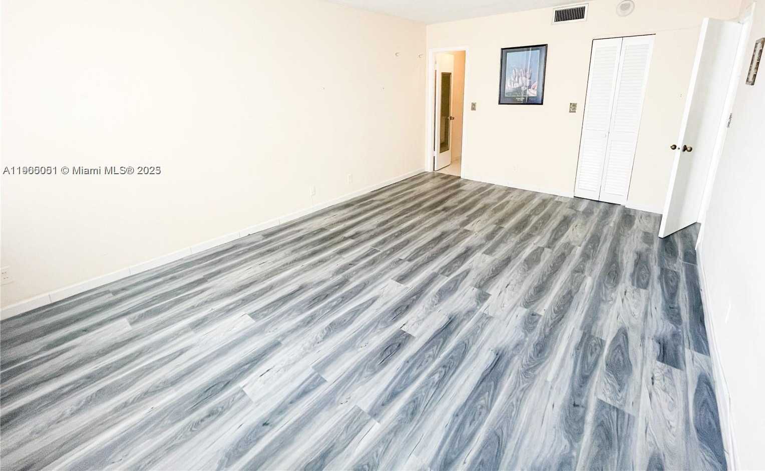 Small Image of 1817 SOUTH OCEAN DR #922, Hallandale Beach Number 11