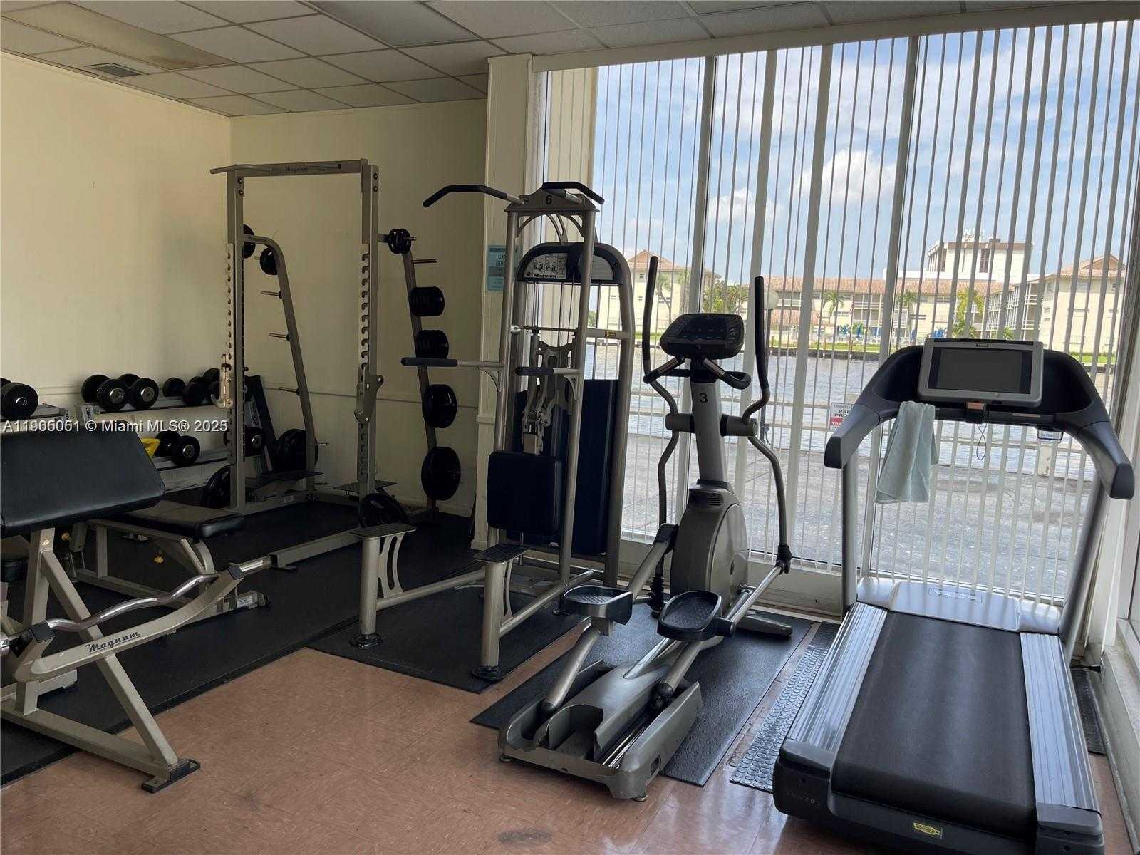 Small Image of 1817 SOUTH OCEAN DR #922, Hallandale Beach Number 14