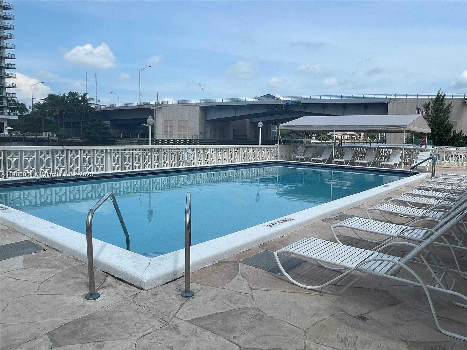 Small Image of 1817 SOUTH OCEAN DR #922, Hallandale Beach Number 16