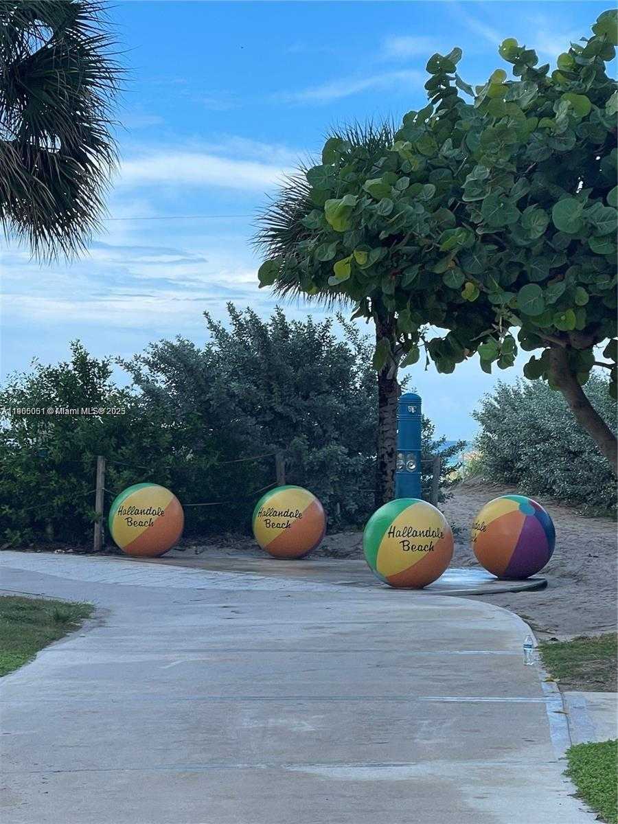 Small Image of 1817 SOUTH OCEAN DR #922, Hallandale Beach Number 21