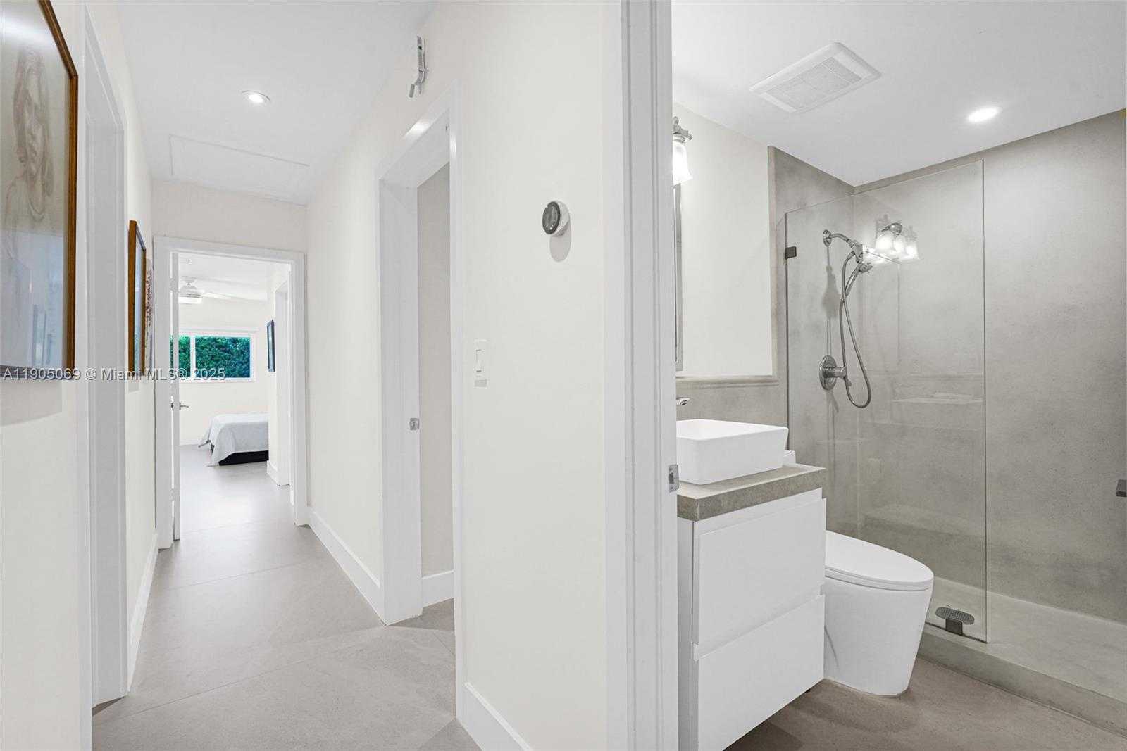 Small Image of 397 HARBOR CT, Key Biscayne Number 31