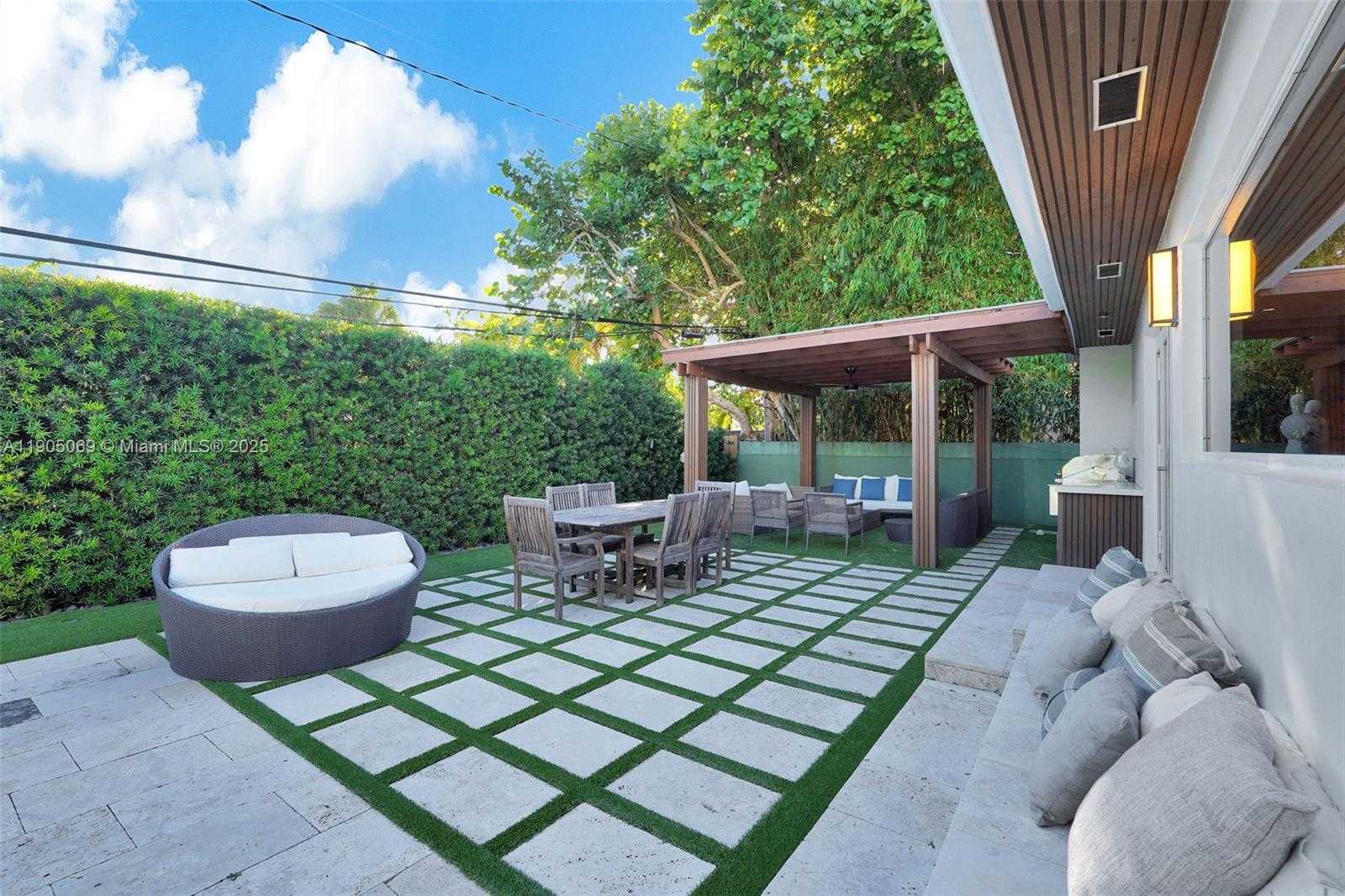 Small Image of 397 HARBOR CT, Key Biscayne Number 33