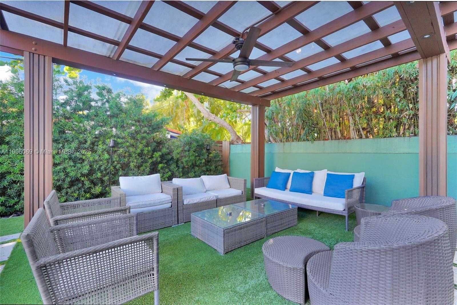 Small Image of 397 HARBOR CT, Key Biscayne Number 39