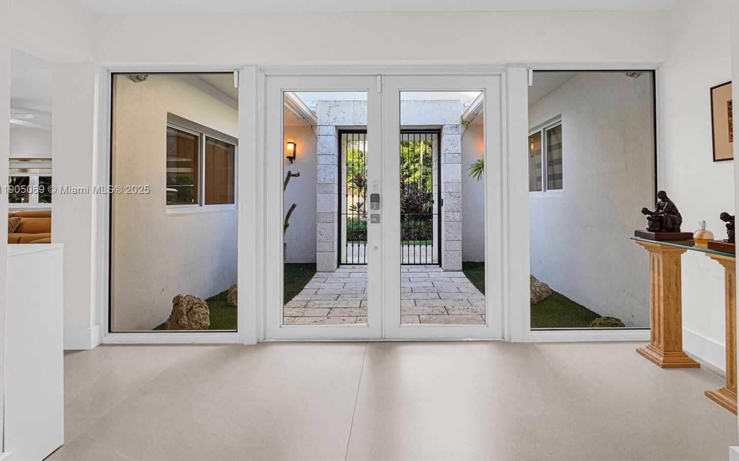 Small Image of 397 HARBOR CT, Key Biscayne Number 7