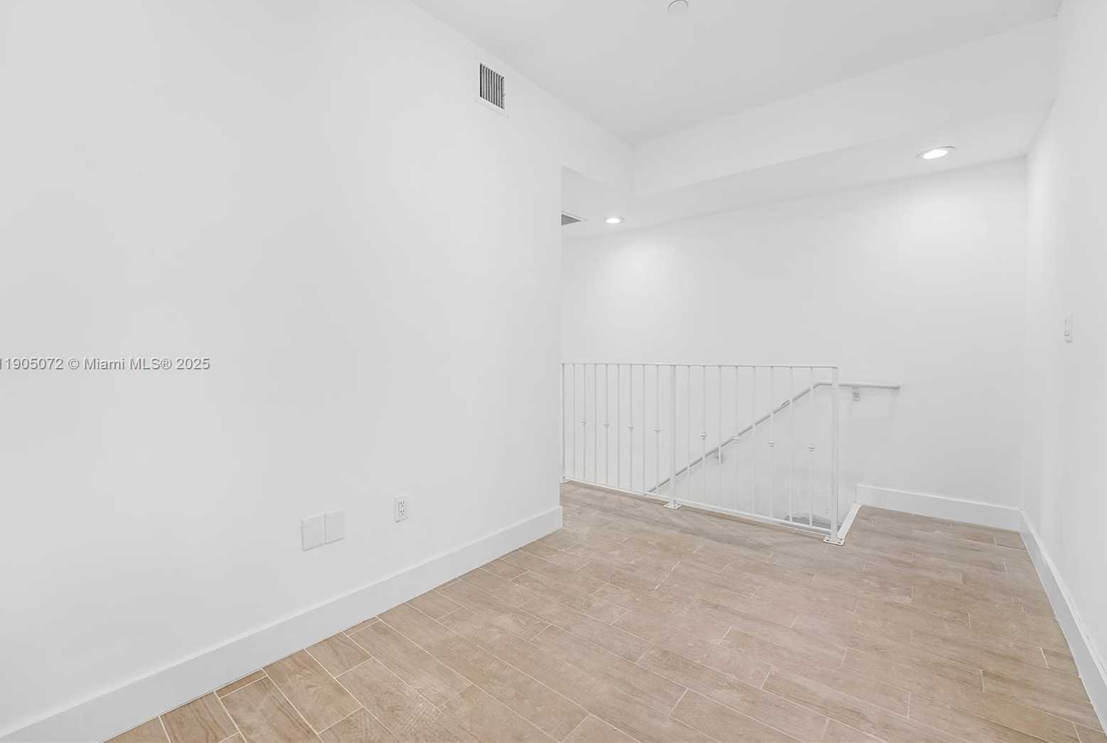 Small Image of 1519 PENNSYLVANIA AVE #9, Miami Beach Number 16