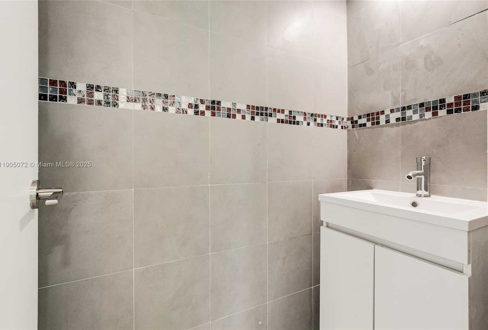 Small Image of 1519 PENNSYLVANIA AVE #9, Miami Beach Number 6