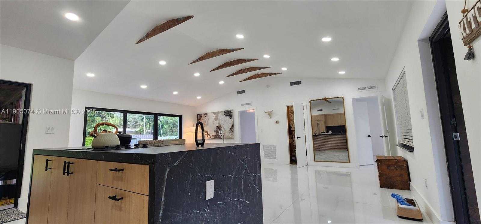 Small Image of 125 NORTH EAST 107TH ST, Miami Shores Number 12