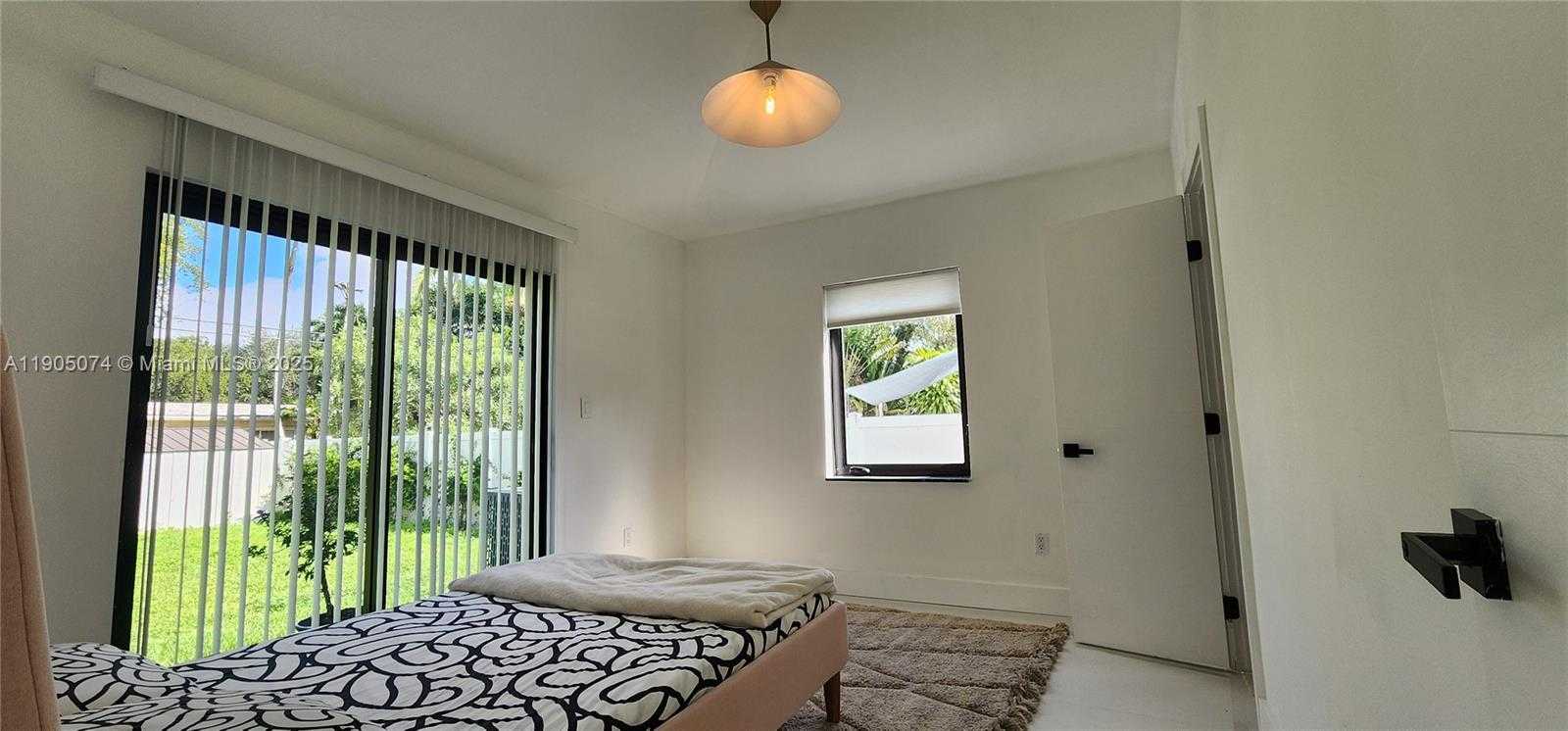 Small Image of 125 NORTH EAST 107TH ST, Miami Shores Number 3