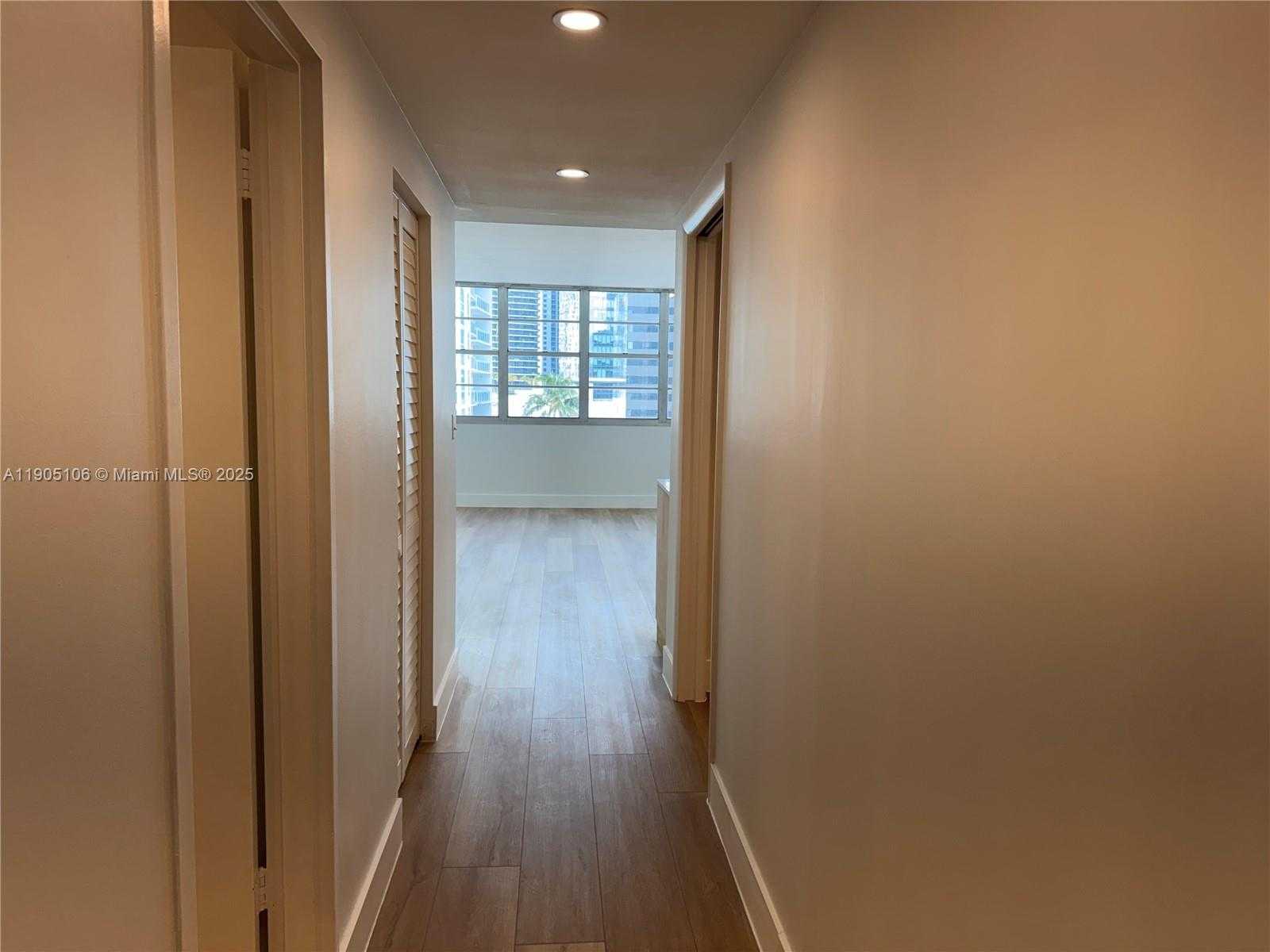 Small Image of 825 BRICKELL BAY DR #1549, Miami Number 10