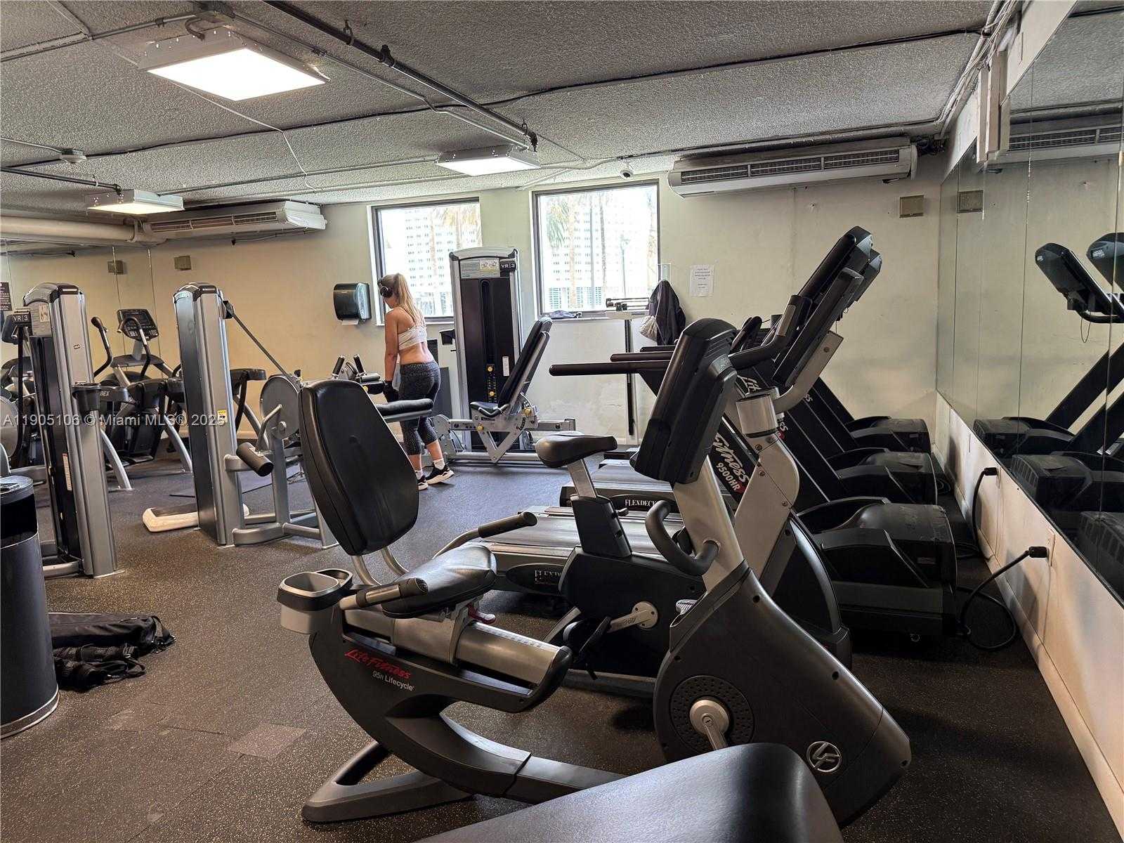 Small Image of 825 BRICKELL BAY DR #1549, Miami Number 19