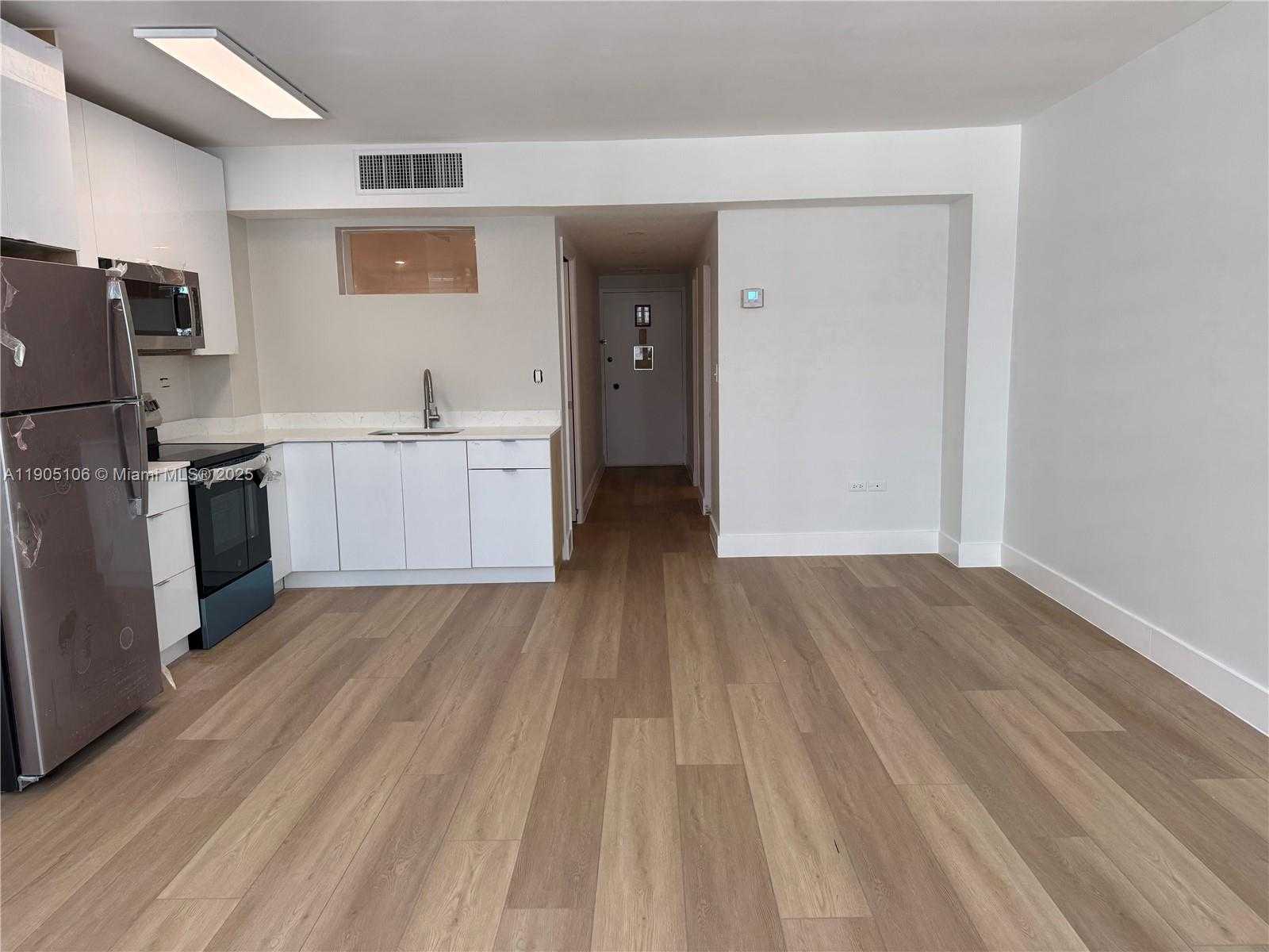 Small Image of 825 BRICKELL BAY DR #1549, Miami Number 5