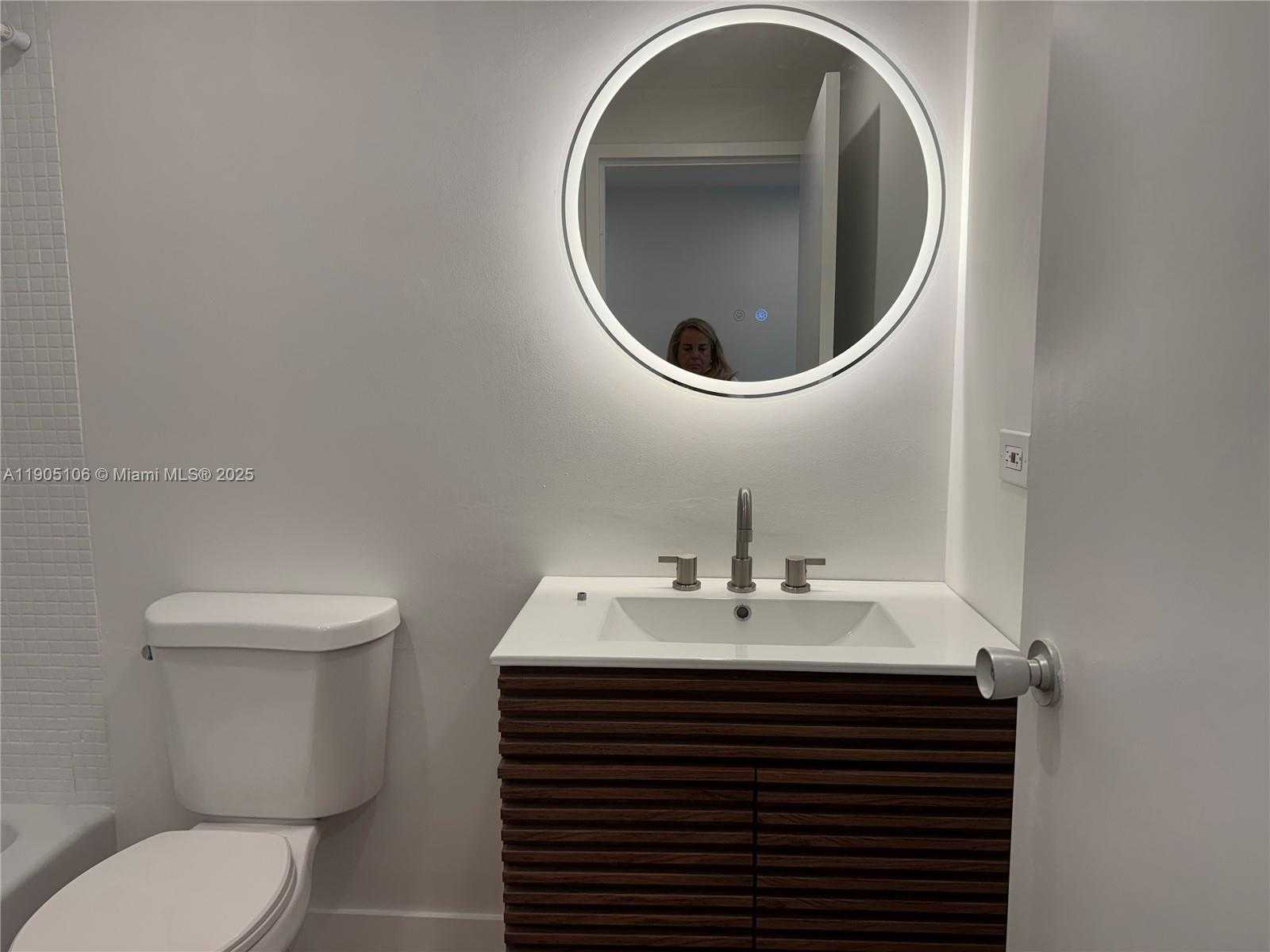 Small Image of 825 BRICKELL BAY DR #1549, Miami Number 8