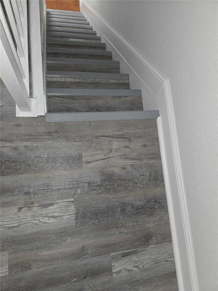 Small Image of 2730 WEST 76TH ST #201, Hialeah Number 15