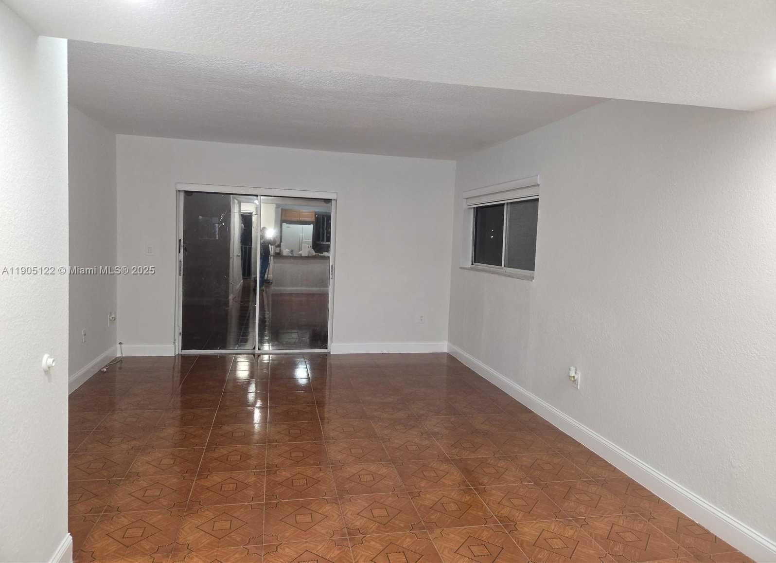 Small Image of 2730 WEST 76TH ST #201, Hialeah Number 3