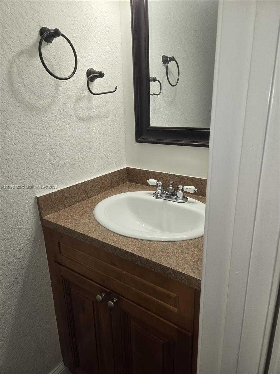 Small Image of 2730 WEST 76TH ST #201, Hialeah Number 5