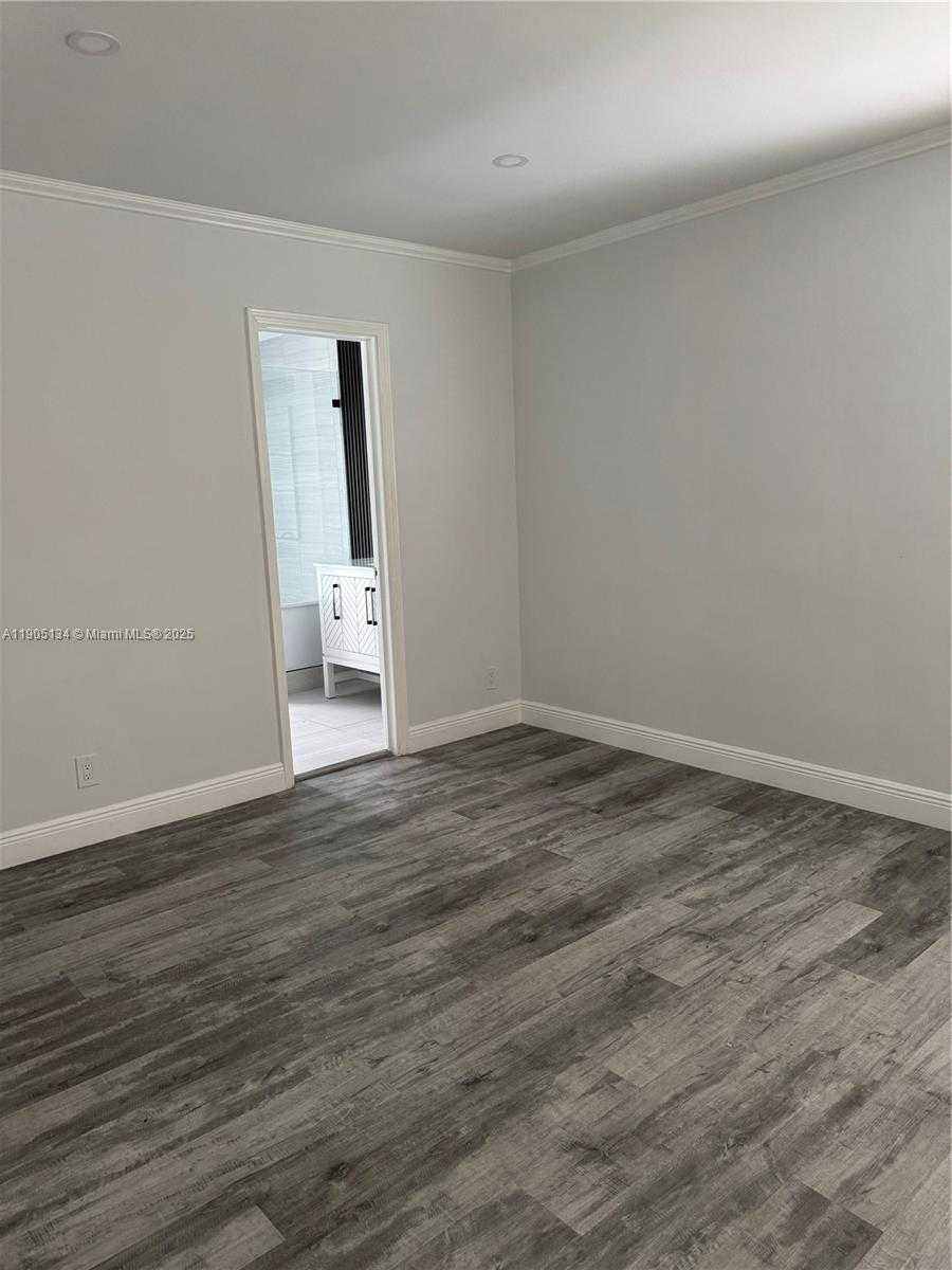 Small Image of 11811 NORTH WEST 5TH CT #11811, Plantation Number 10