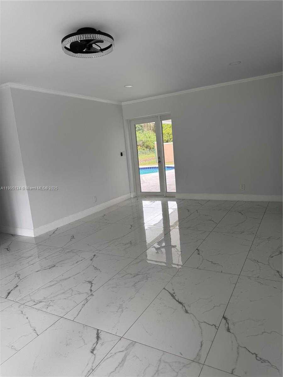 Small Image of 11811 NORTH WEST 5TH CT #11811, Plantation Number 16