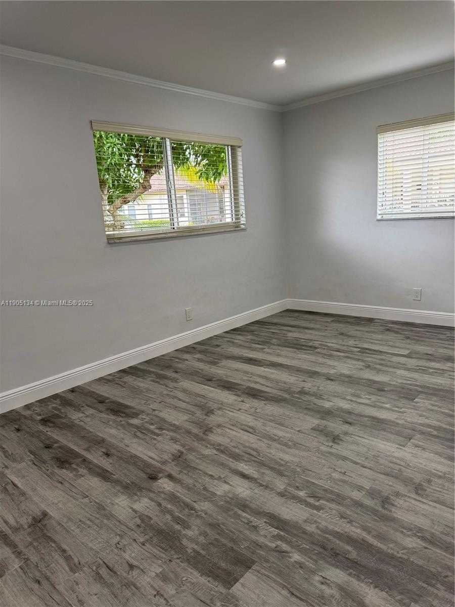 Small Image of 11811 NORTH WEST 5TH CT #11811, Plantation Number 18