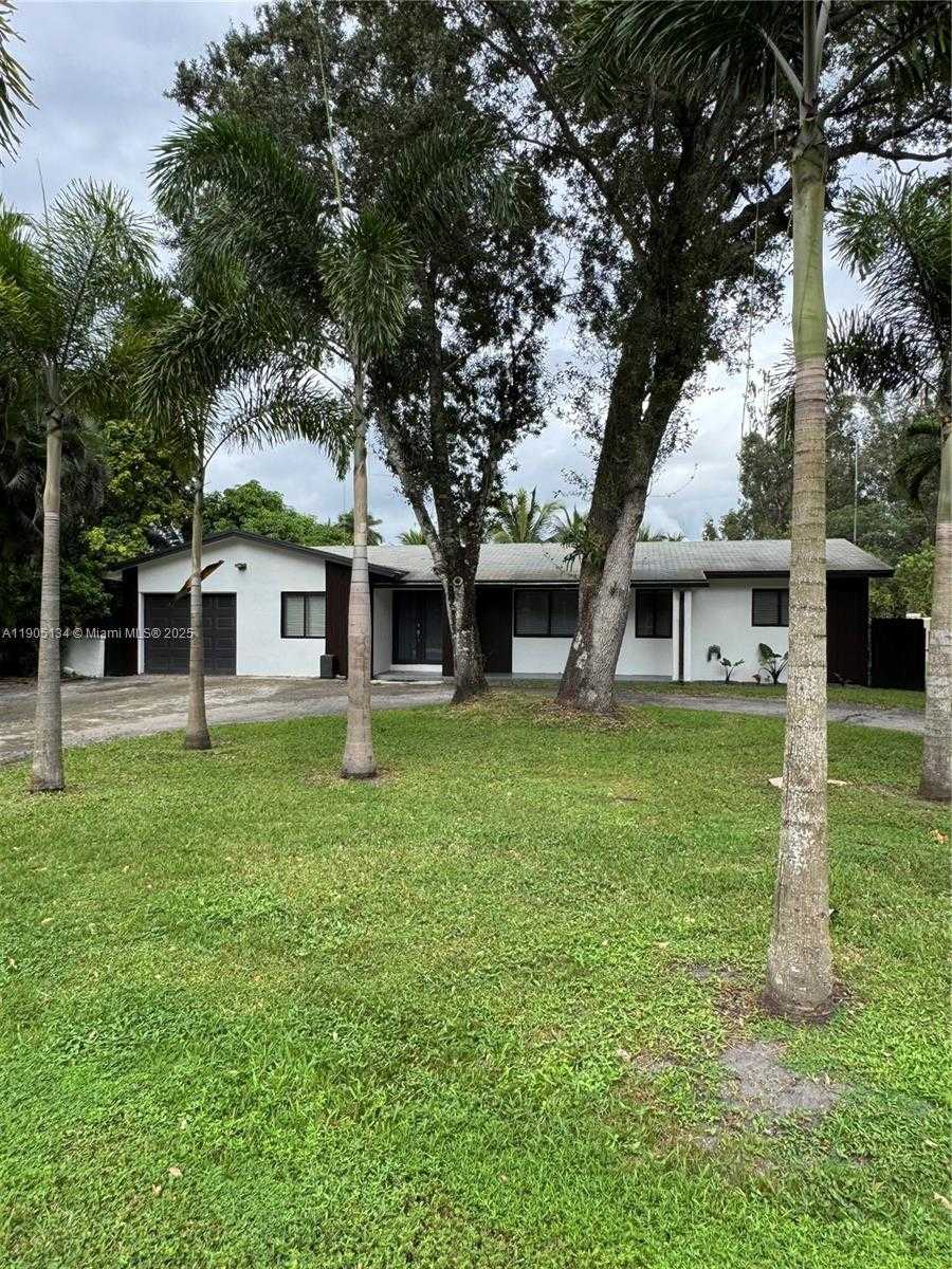 Small Image of 11811 NORTH WEST 5TH CT #11811, Plantation Number 2
