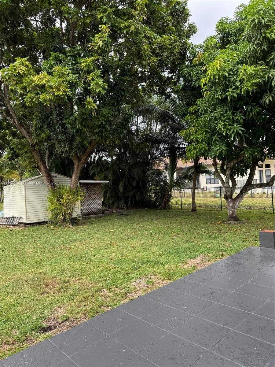 Small Image of 11811 NORTH WEST 5TH CT #11811, Plantation Number 22