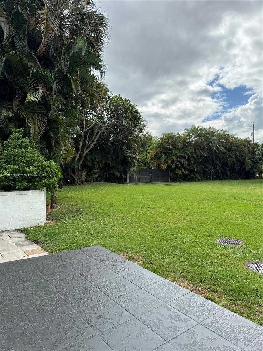 Small Image of 11811 NORTH WEST 5TH CT #11811, Plantation Number 23