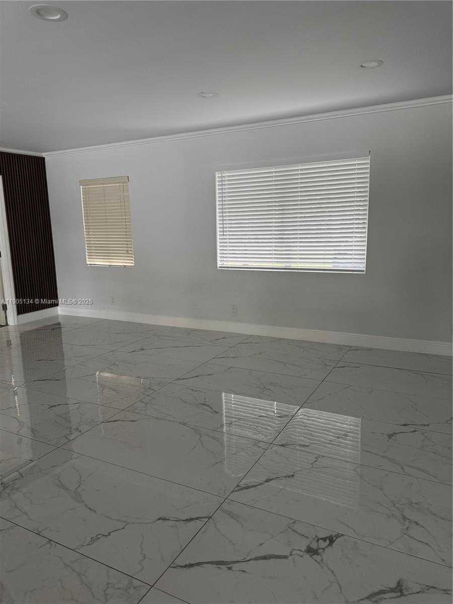 Small Image of 11811 NORTH WEST 5TH CT #11811, Plantation Number 25