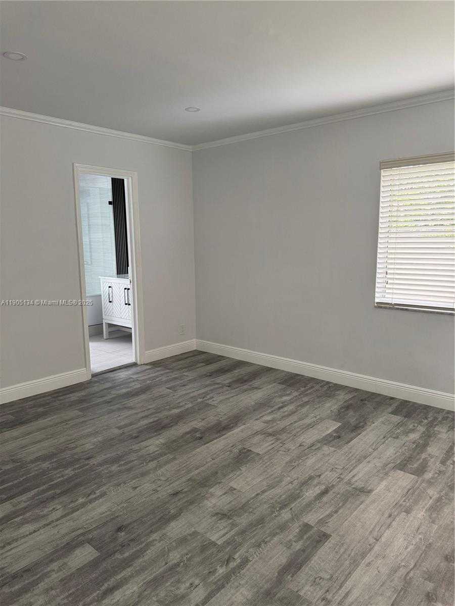 Small Image of 11811 NORTH WEST 5TH CT #11811, Plantation Number 8