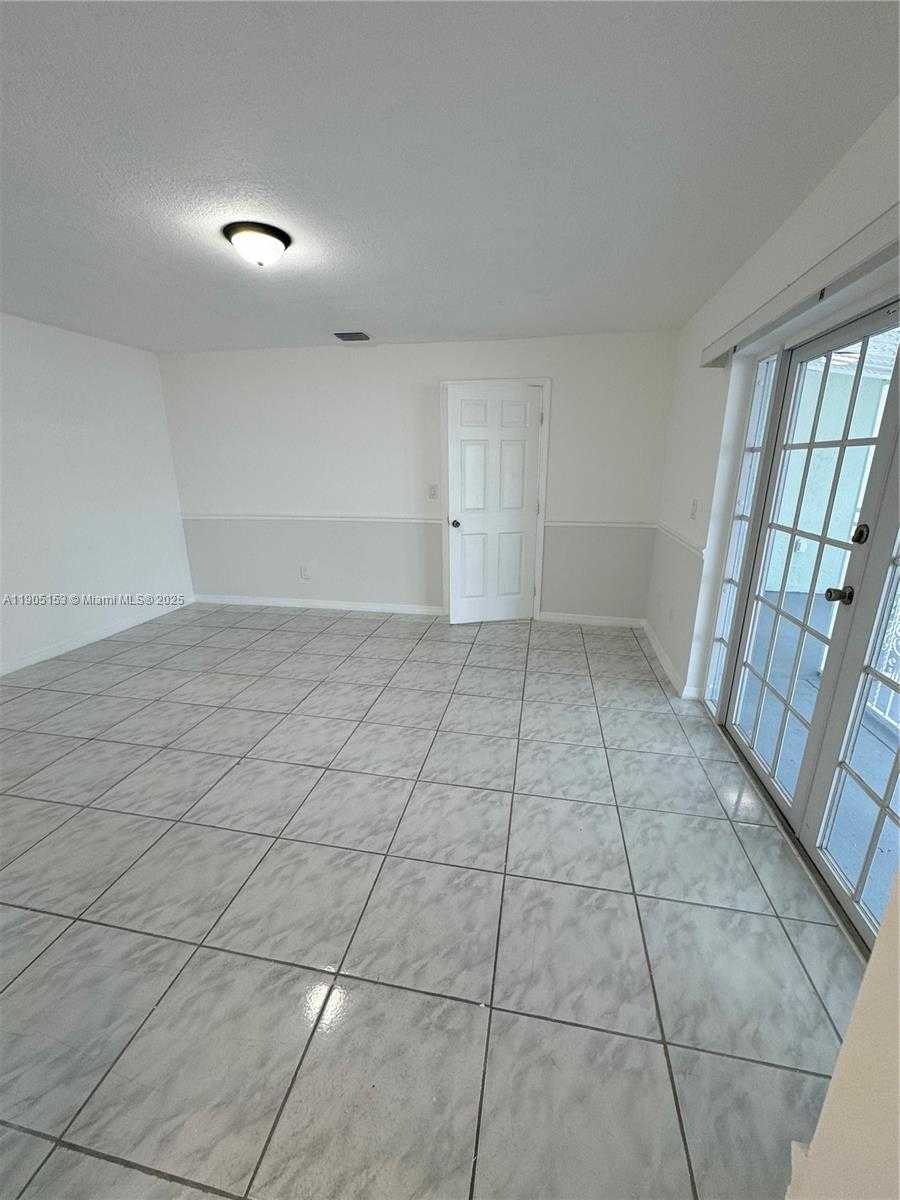 Small Image of 11434 SOUTH WEST 185TH ST, Miami Number 17