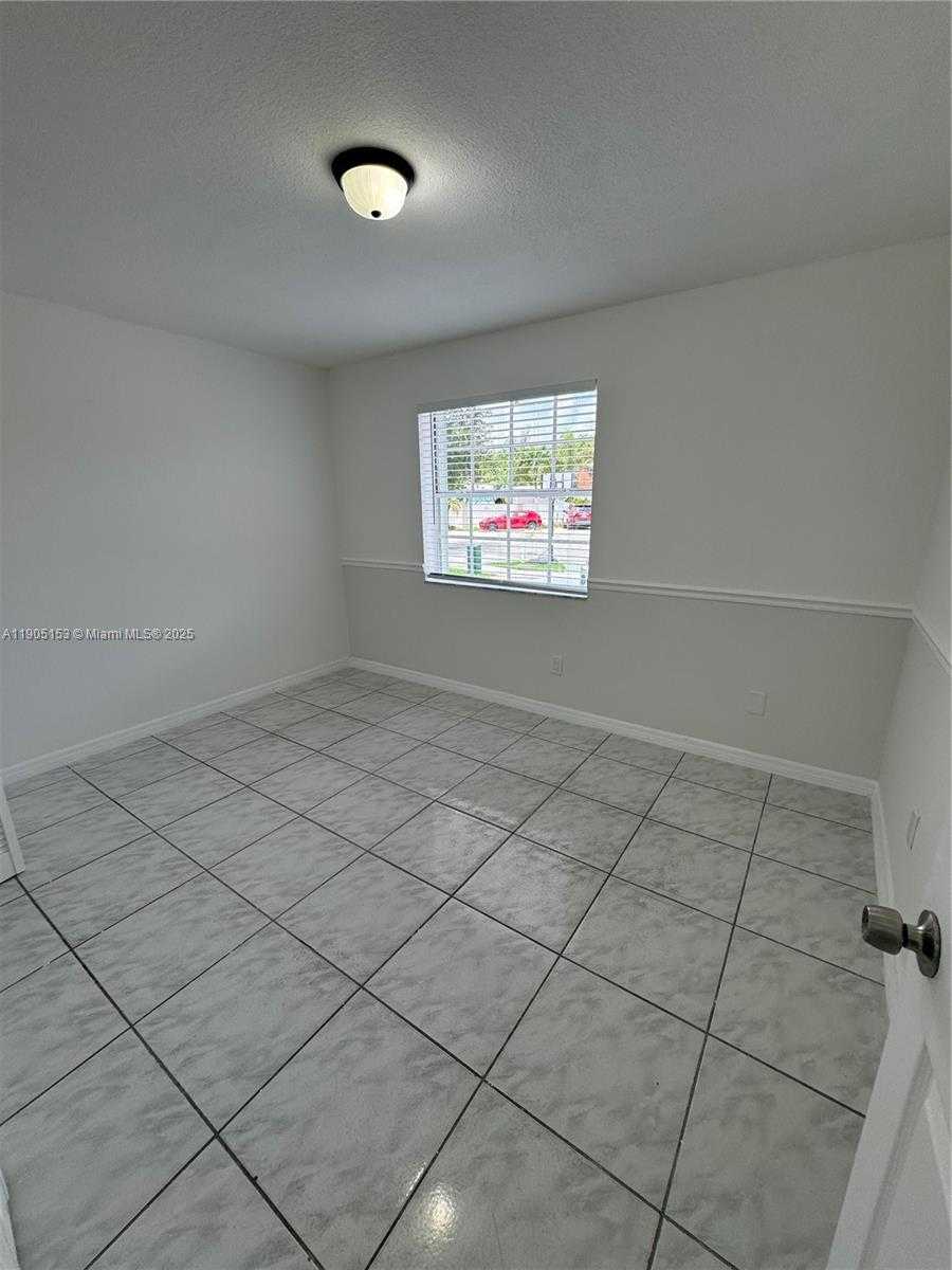 Small Image of 11434 SOUTH WEST 185TH ST, Miami Number 22
