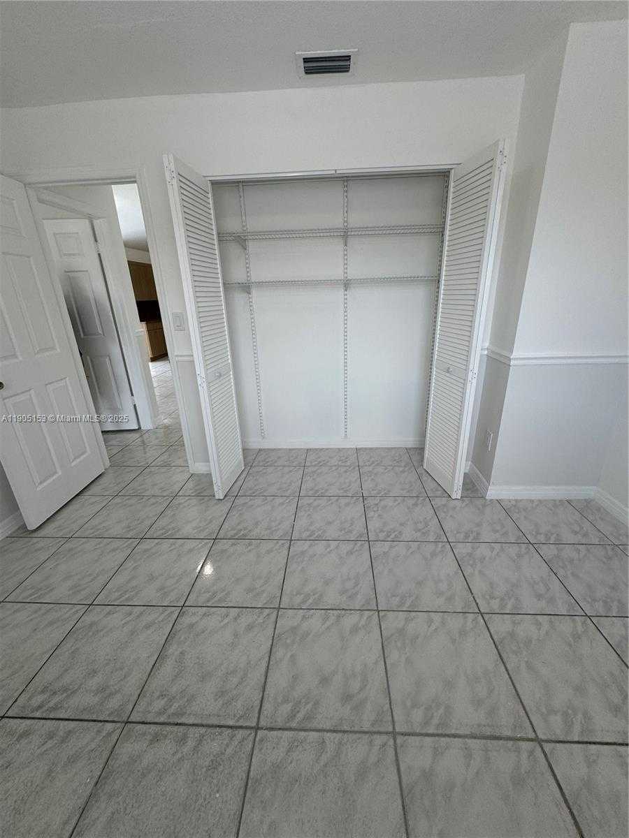 Small Image of 11434 SOUTH WEST 185TH ST, Miami Number 23