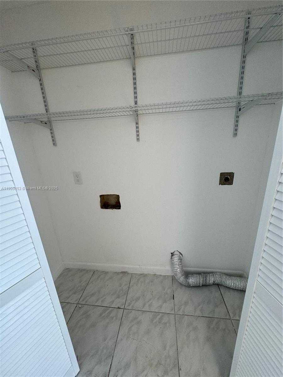 Small Image of 11434 SOUTH WEST 185TH ST, Miami Number 27