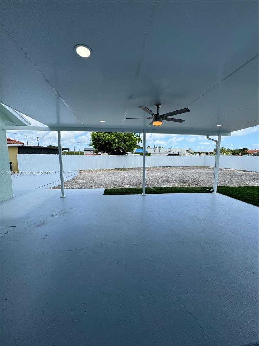 Small Image of 11434 SOUTH WEST 185TH ST, Miami Number 30