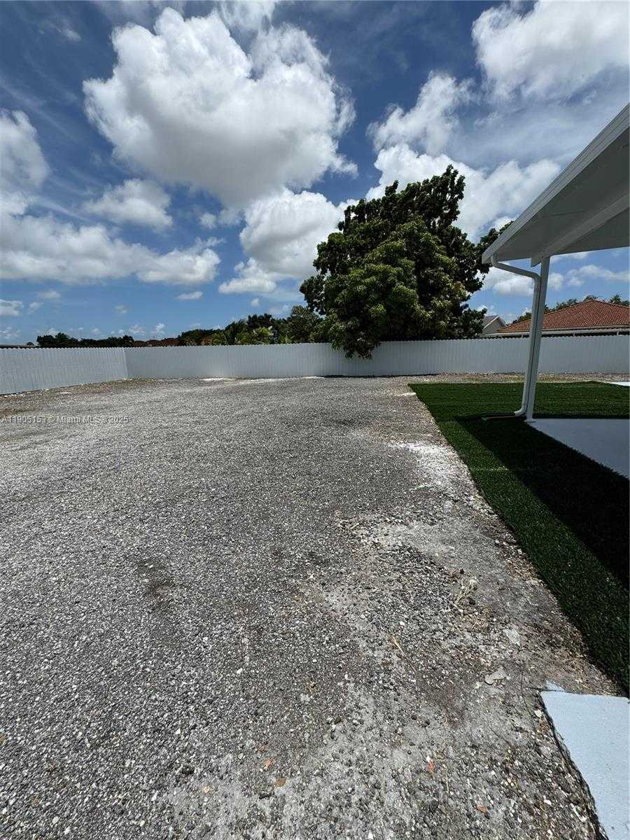 Small Image of 11434 SOUTH WEST 185TH ST, Miami Number 33