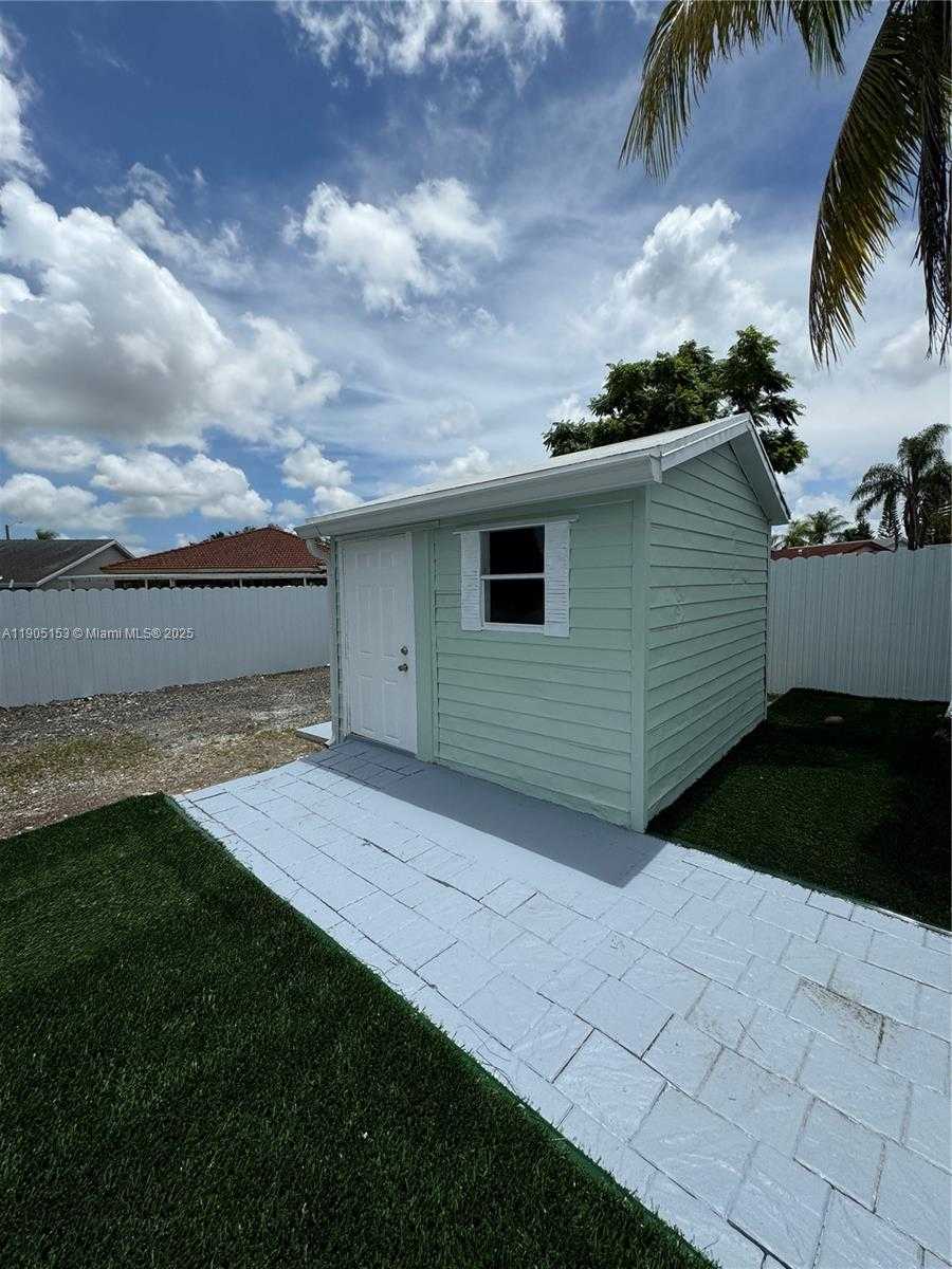 Small Image of 11434 SOUTH WEST 185TH ST, Miami Number 38