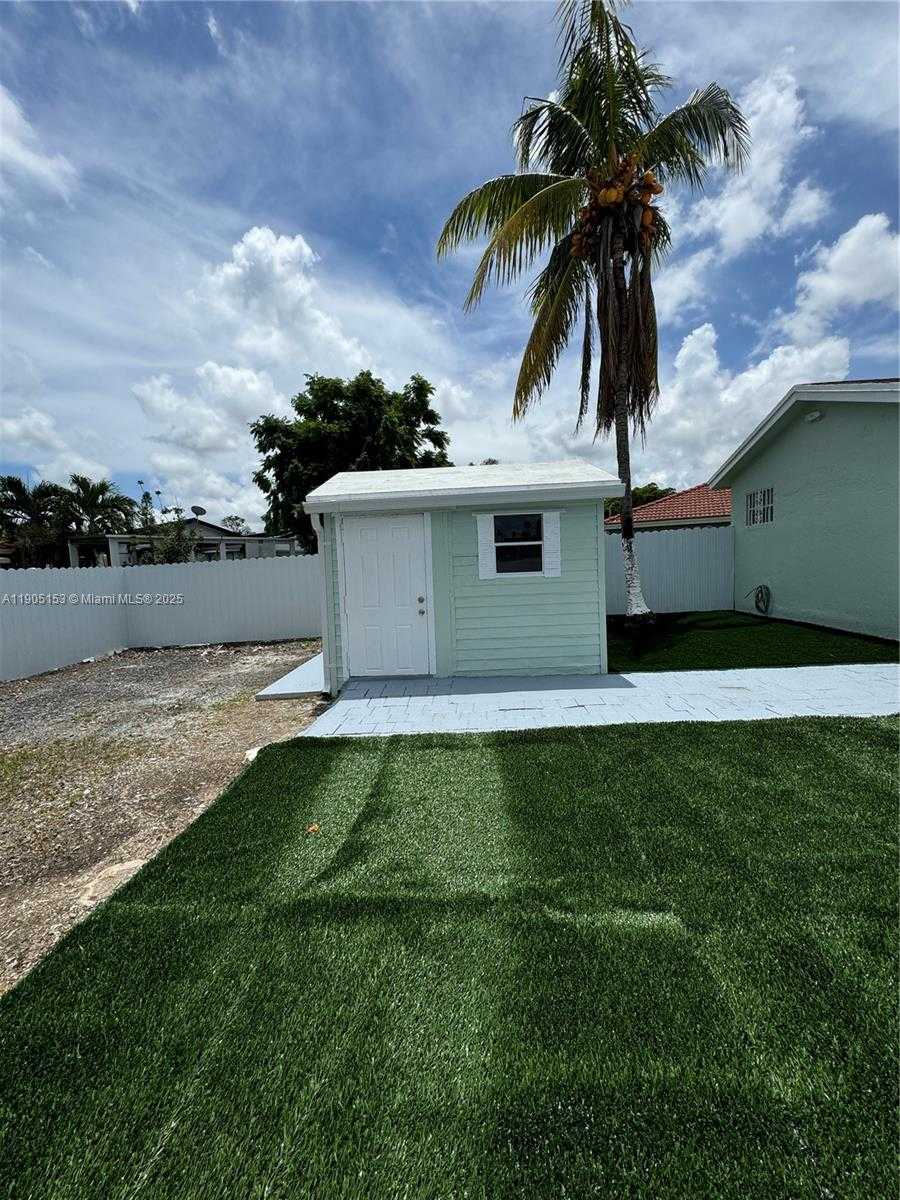 Small Image of 11434 SOUTH WEST 185TH ST, Miami Number 39