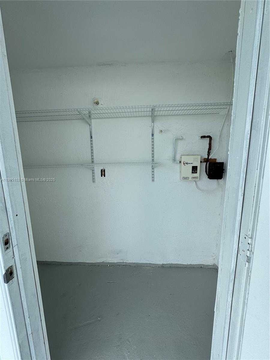 Small Image of 11434 SOUTH WEST 185TH ST, Miami Number 43