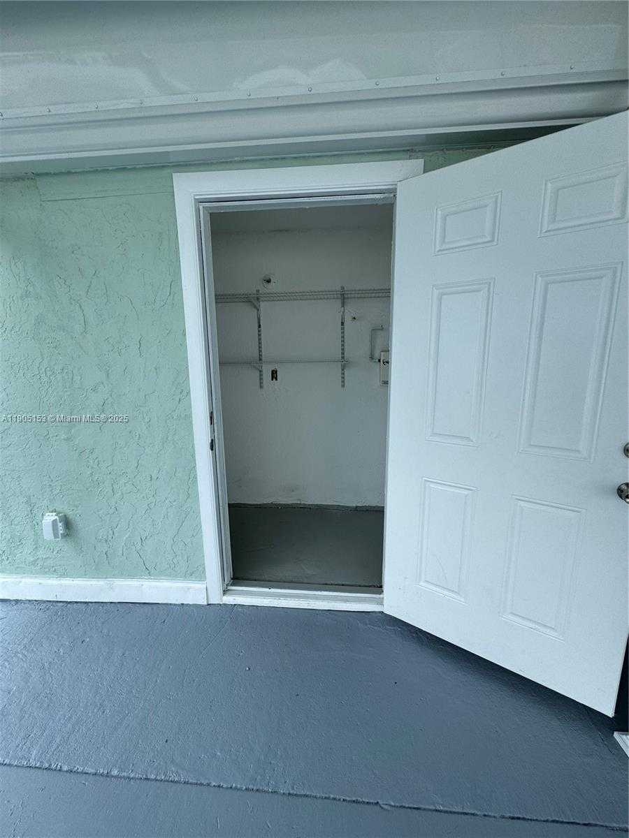 Small Image of 11434 SOUTH WEST 185TH ST, Miami Number 44