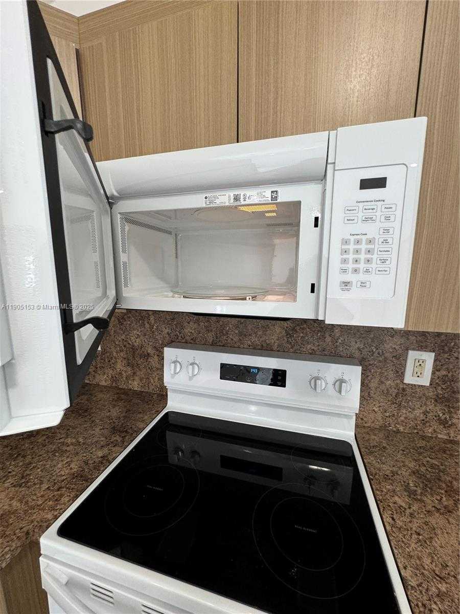 Small Image of 11434 SOUTH WEST 185TH ST, Miami Number 6